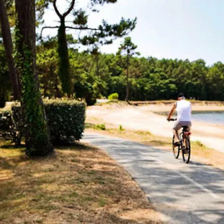 Village de vacances Sun Hols Villas Du Lac - 2 Piéces 4 Pers 3*